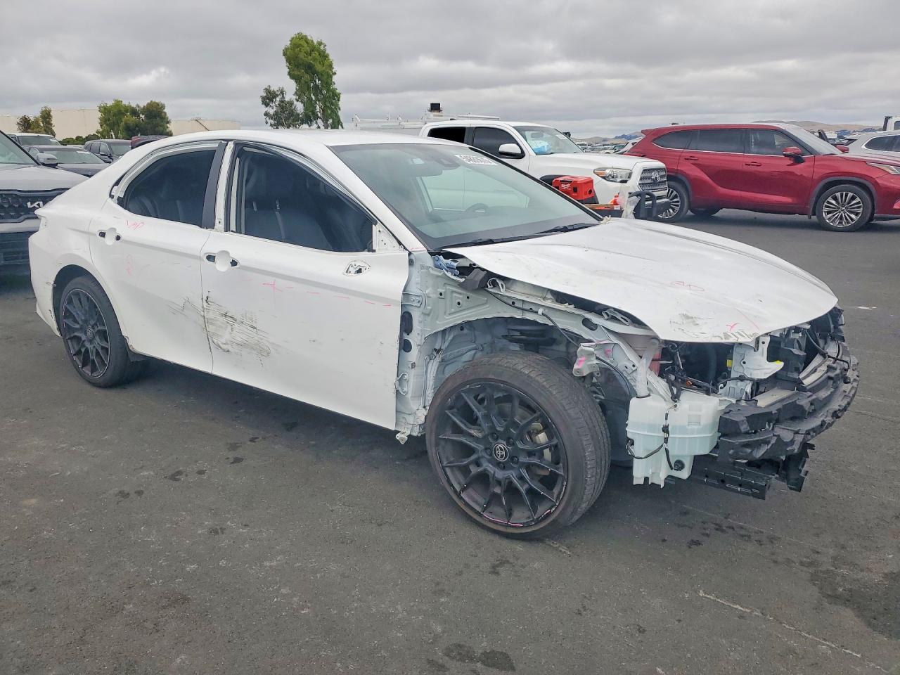 2024 TOYOTA CAMRY SE NIGHTSHADE — снимка 4