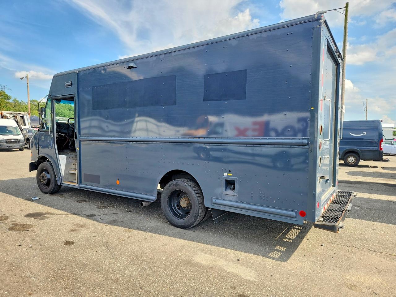 2021 FORD F59 — снимка 2