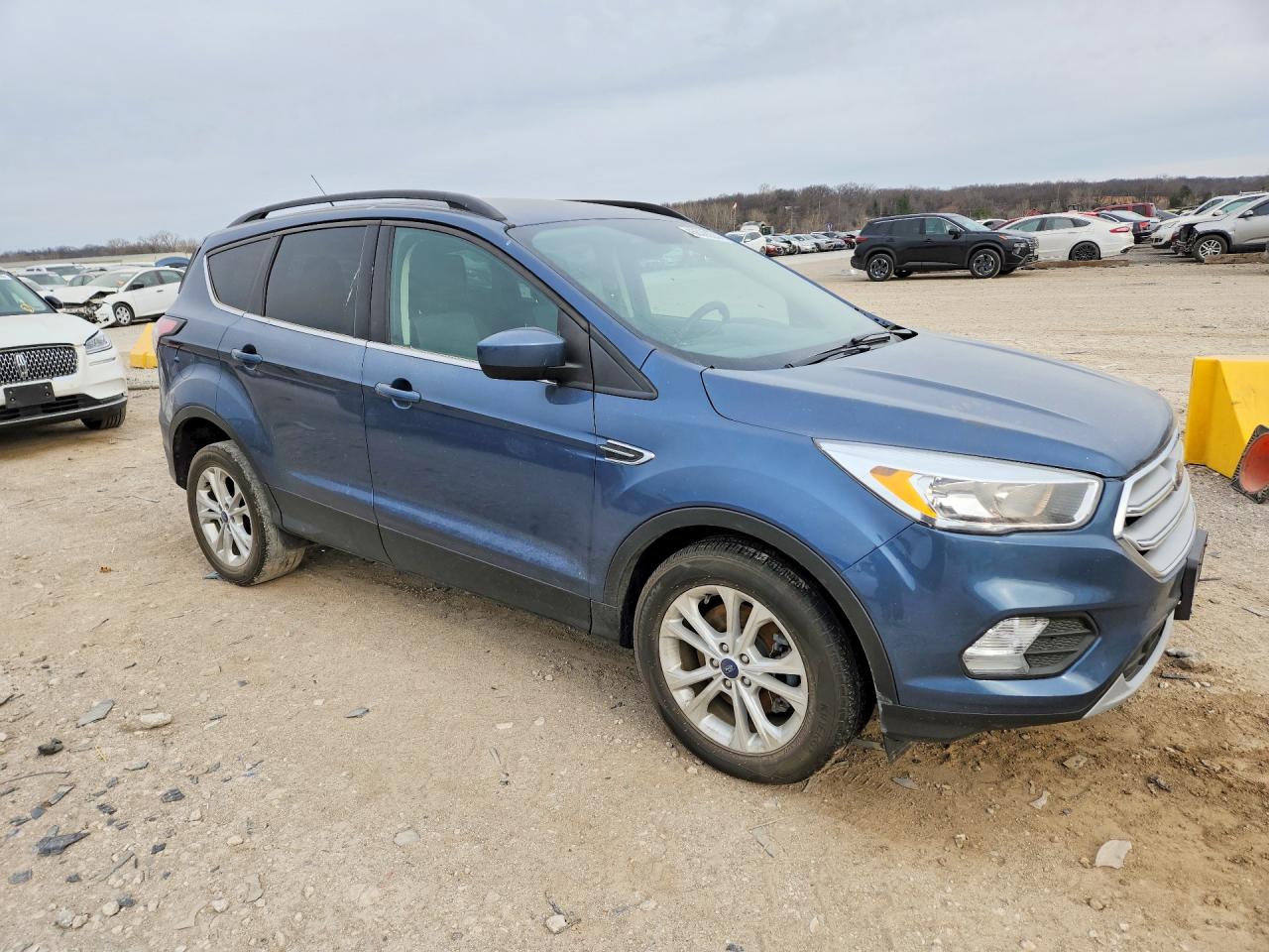 2018 FORD ESCAPE SE — снимка 4