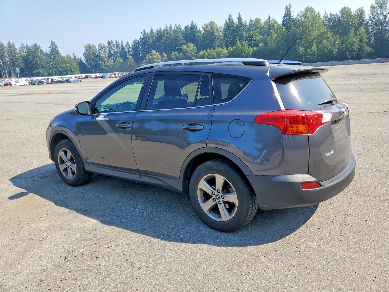 2015 TOYOTA RAV4 XLE — снимка 2