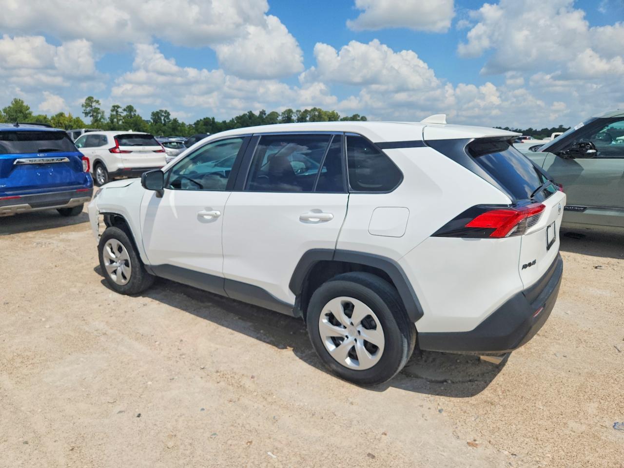 2025 TOYOTA RAV4 LE — снимка 2