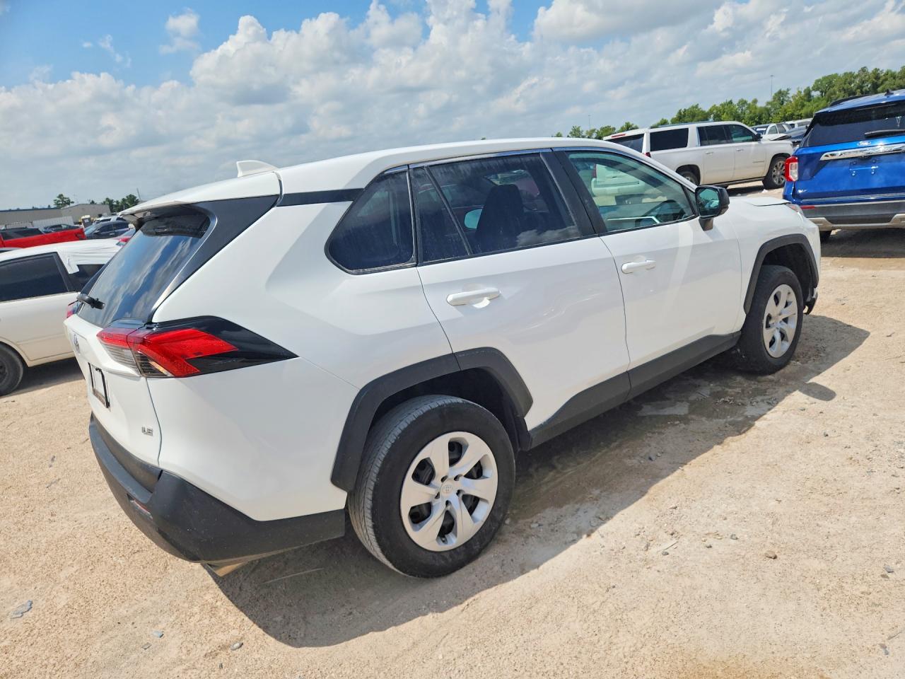 2025 TOYOTA RAV4 LE — снимка 3