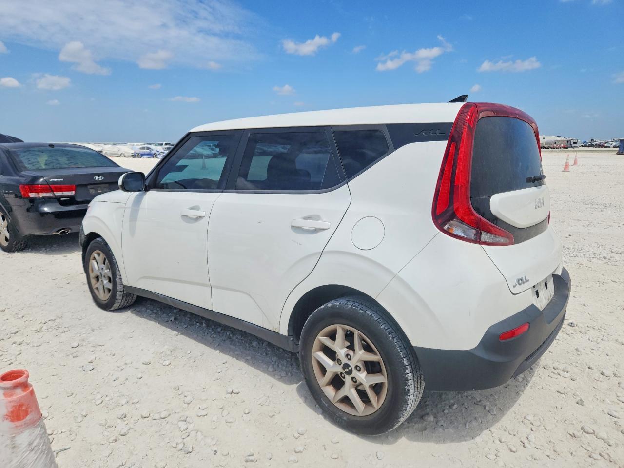 2022 KIA SOUL LX — снимка 2