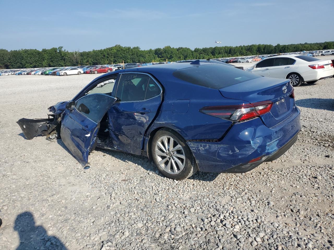 2024 TOYOTA CAMRY LE — снимка 2