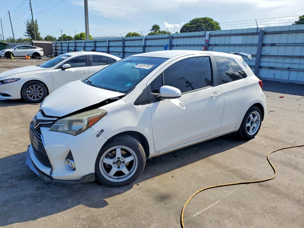 2015 TOYOTA YARIS 3-DOOR LE