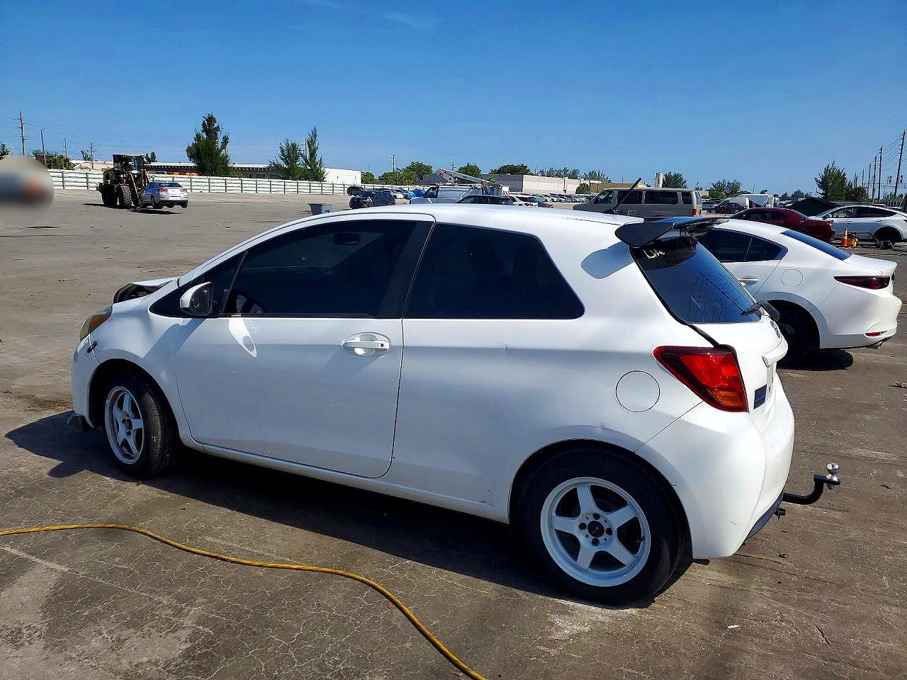2015 TOYOTA YARIS 3-DOOR LE — снимка 2