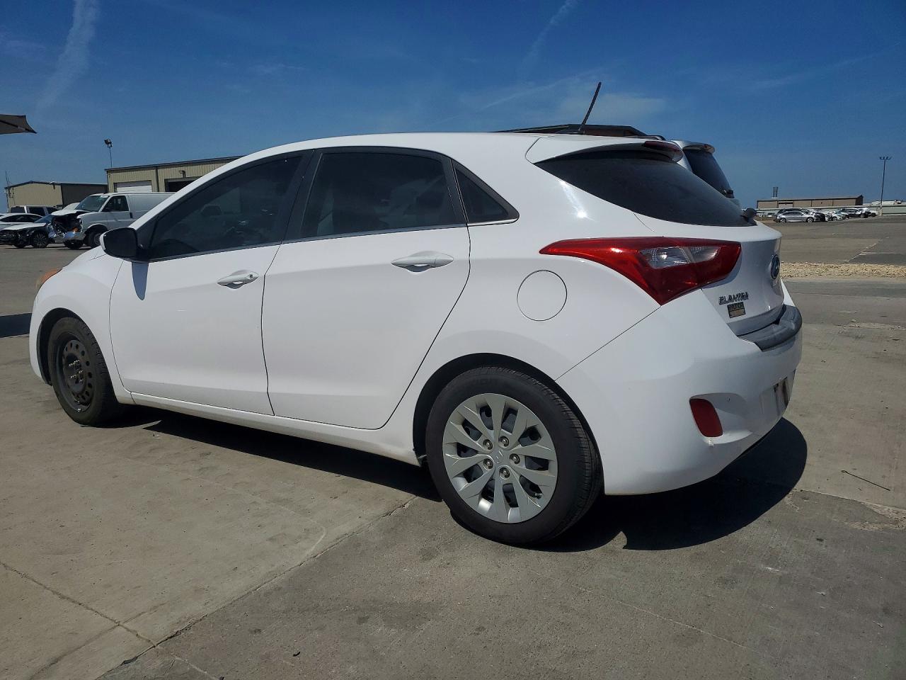 2016 HYUNDAI ELANTRA GT BASE — снимка 2