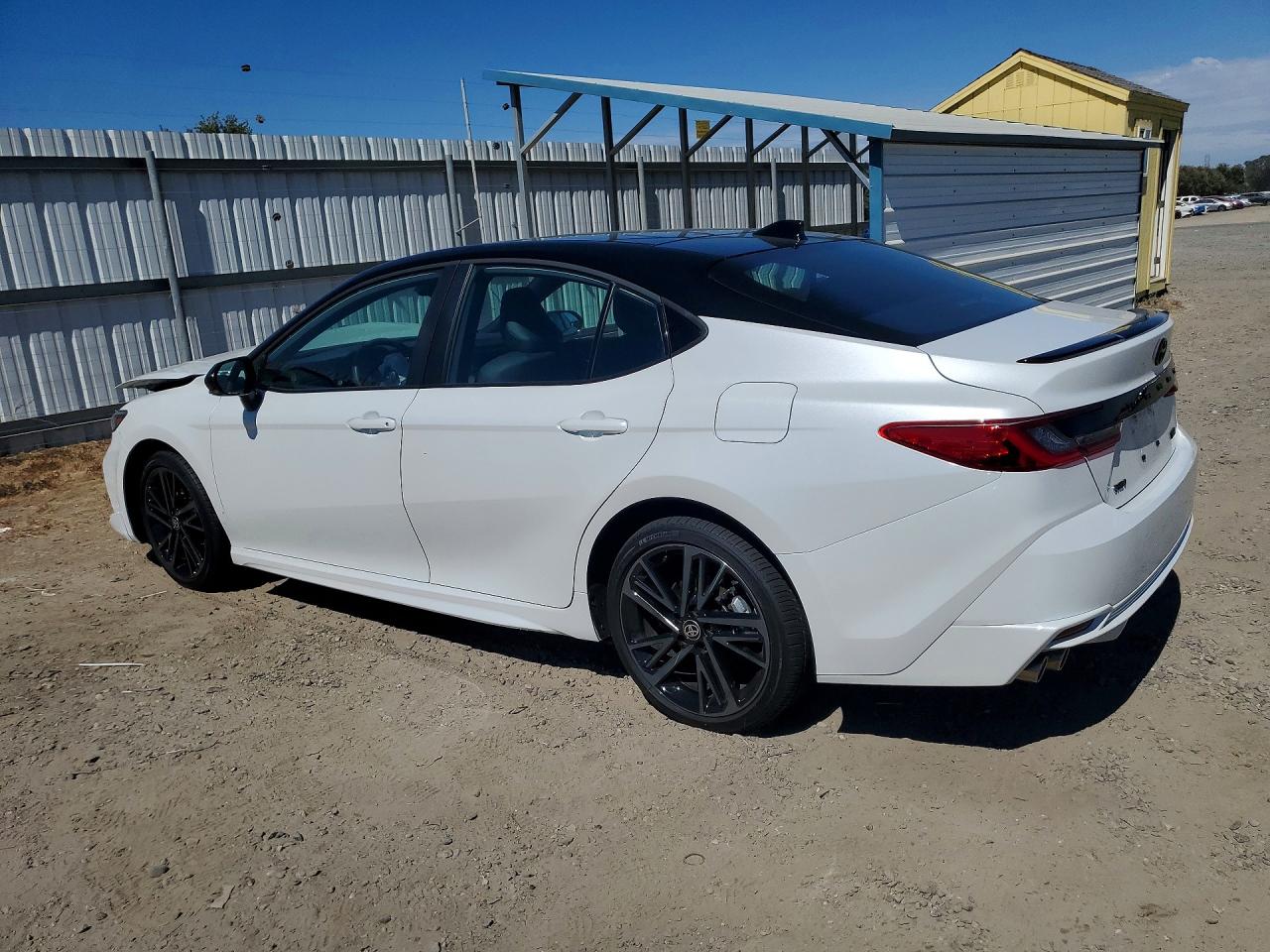 2026 TOYOTA CAMRY XSE — снимка 2