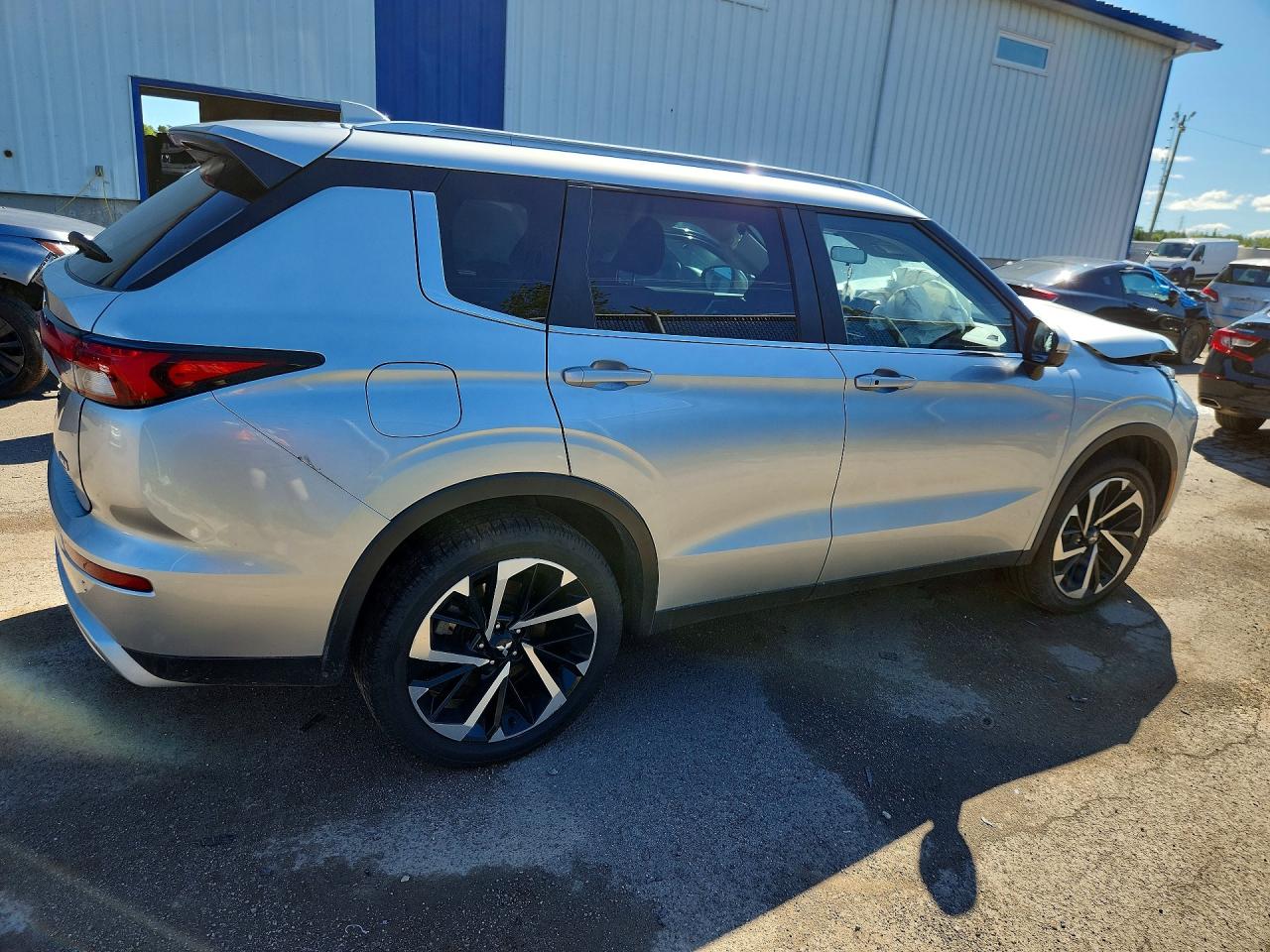 2023 MITSUBISHI OUTLANDER SE — снимка 3