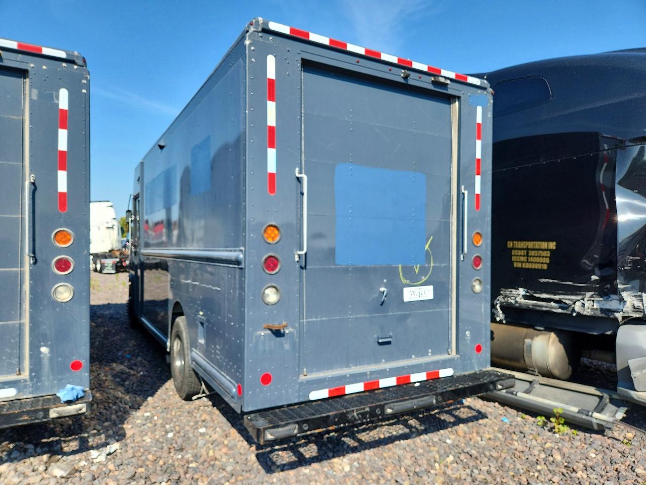 2021 FORD F59 — снимка 2