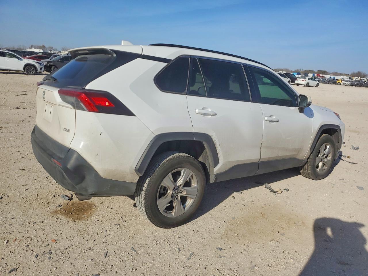 2019 TOYOTA RAV4 XLE — снимка 3