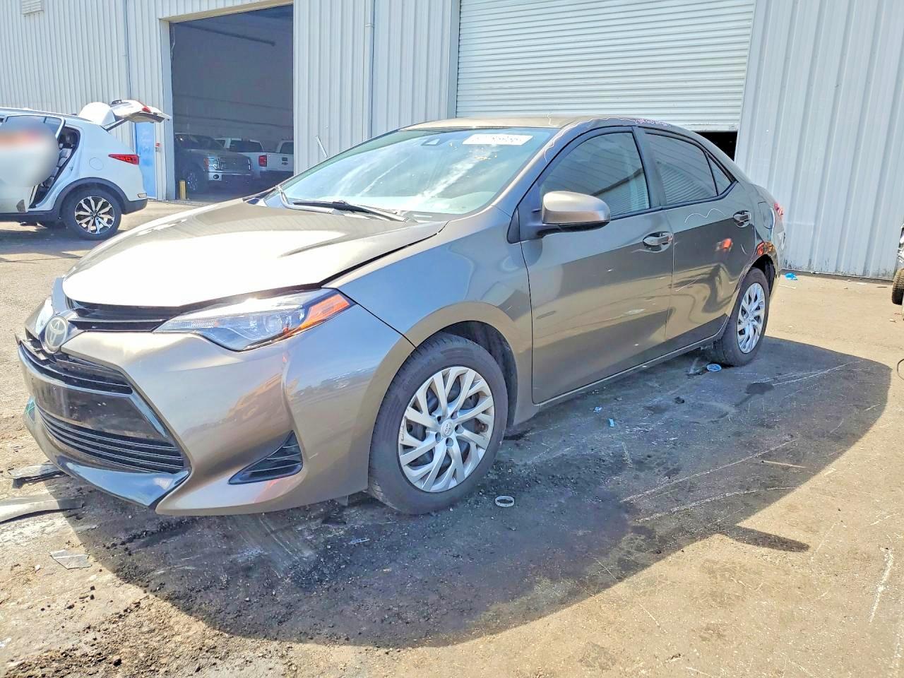 2017 TOYOTA COROLLA LE
