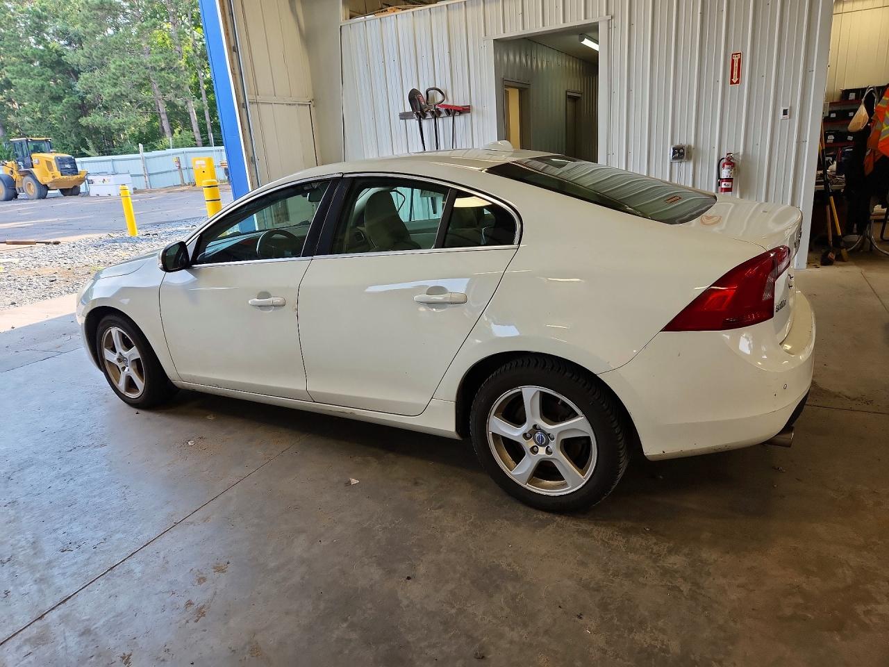 2013 VOLVO S60 T5 — снимка 2