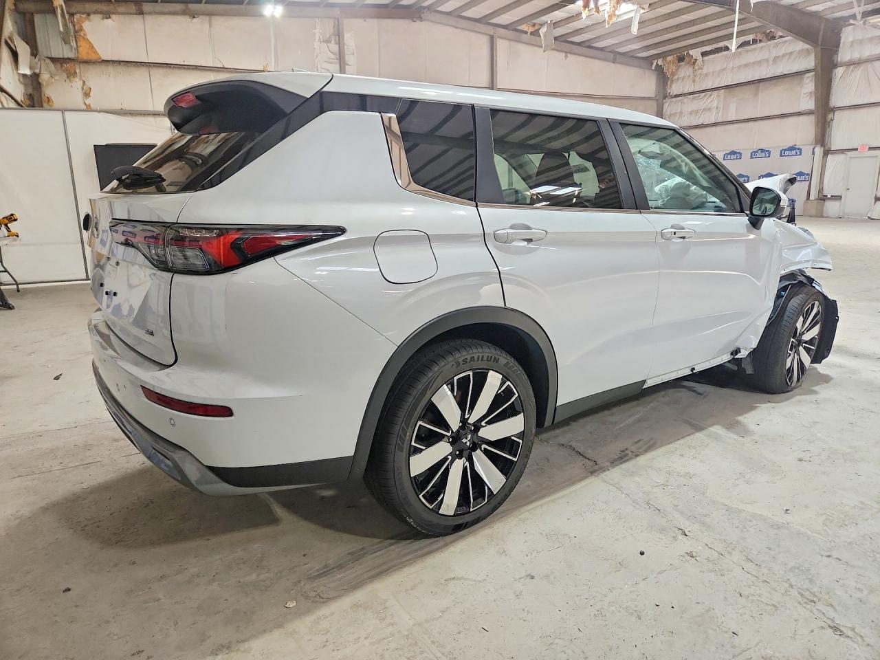 2025 MITSUBISHI OUTLANDER SE — снимка 3