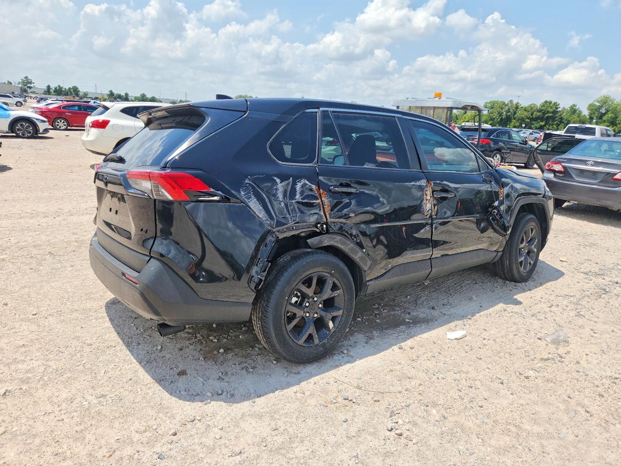 2025 TOYOTA RAV4 LE — снимка 3
