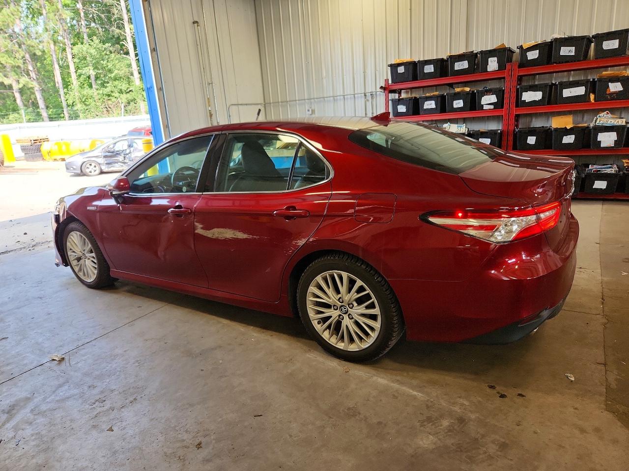 2018 TOYOTA CAMRY HYBRID XLE — снимка 2