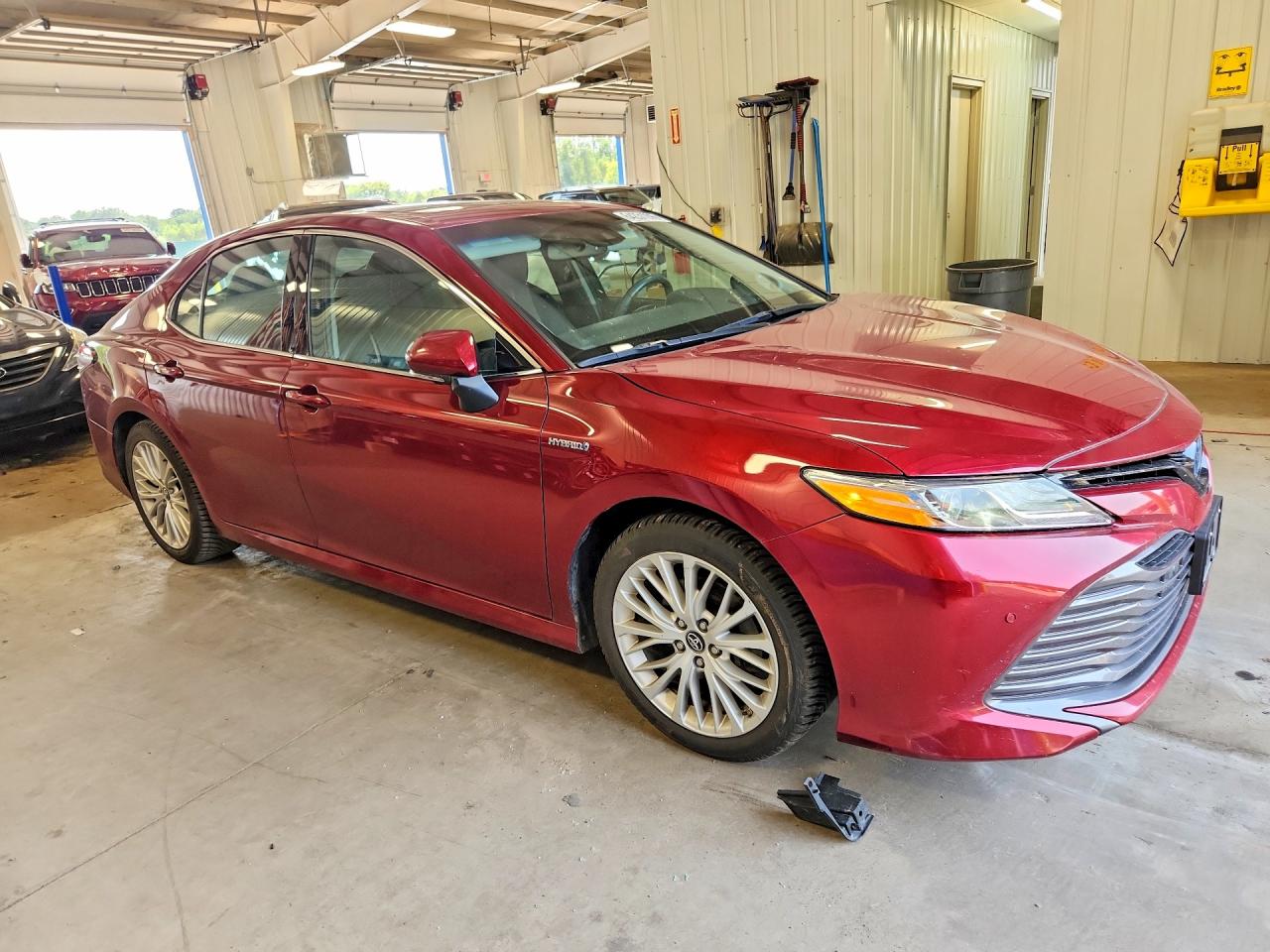2018 TOYOTA CAMRY HYBRID XLE — снимка 4