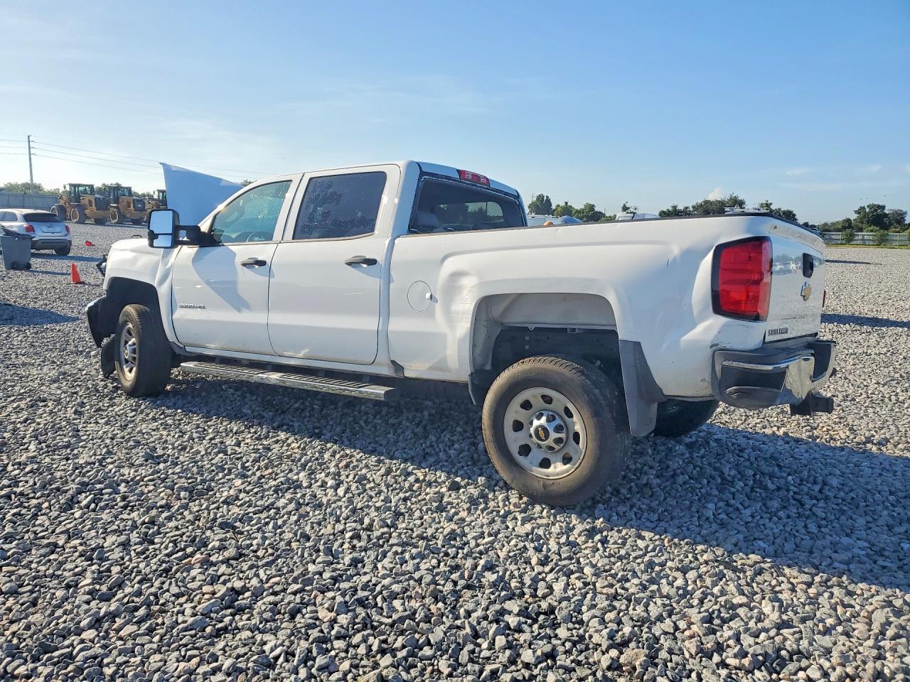 2017 CHEVROLET SILVERADO C3500 — снимка 2