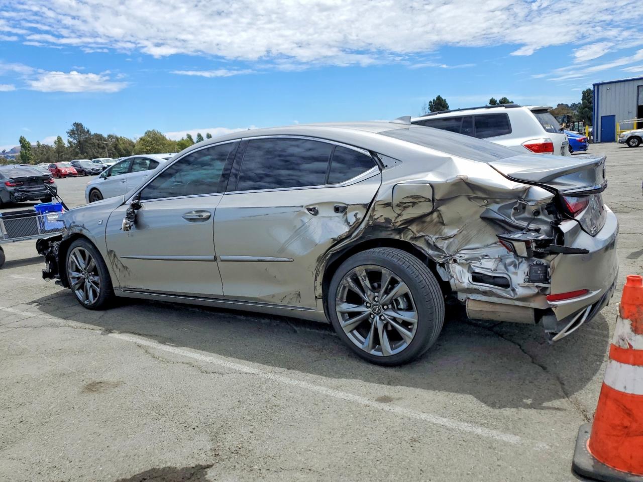 2019 LEXUS ES 350 — снимка 2