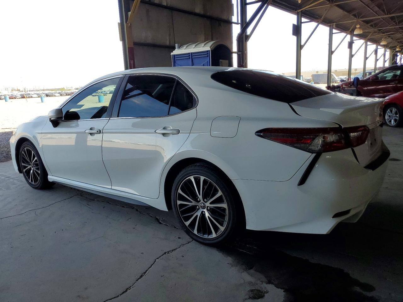 2018 TOYOTA CAMRY SE — снимка 2