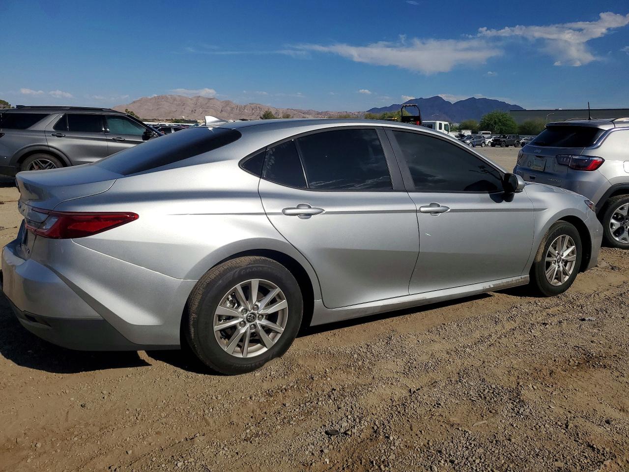 2026 TOYOTA CAMRY LE — снимка 3