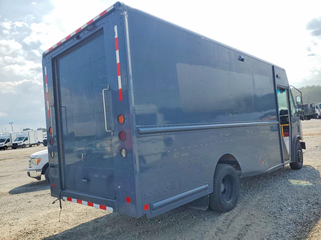 2021 FORD F59 — снимка 3