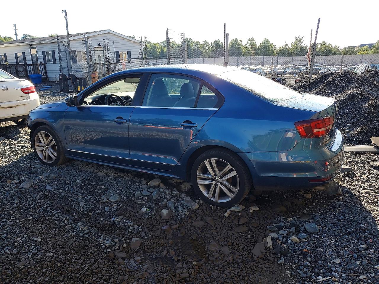 2017 VOLKSWAGEN JETTA SEL — снимка 2