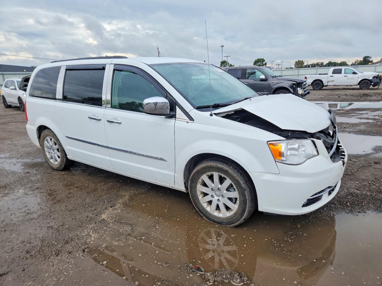 2015 CHRYSLER TOWN & COUNTRY TOURING — снимка 4