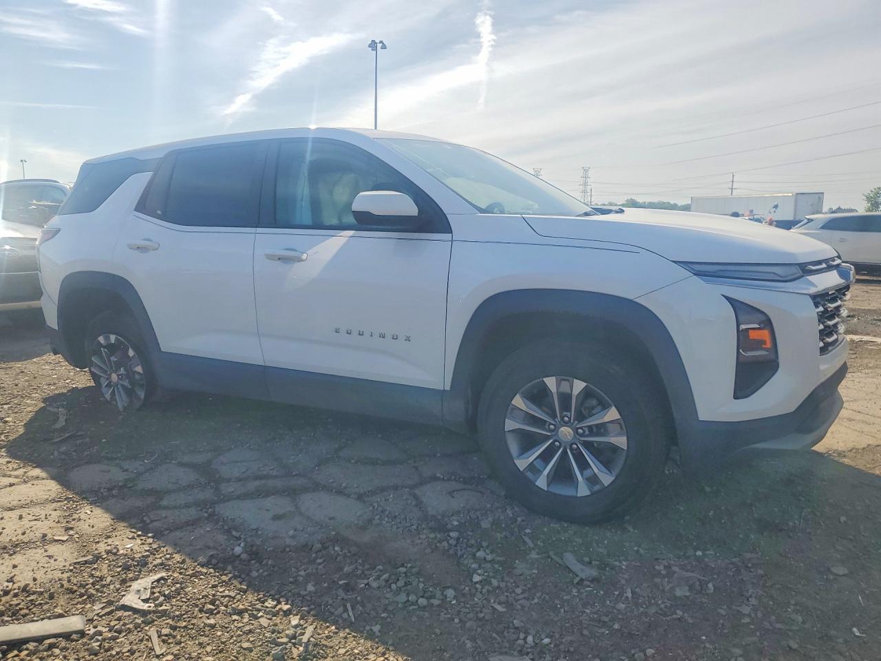 2025 CHEVROLET EQUINOX LT — снимка 4