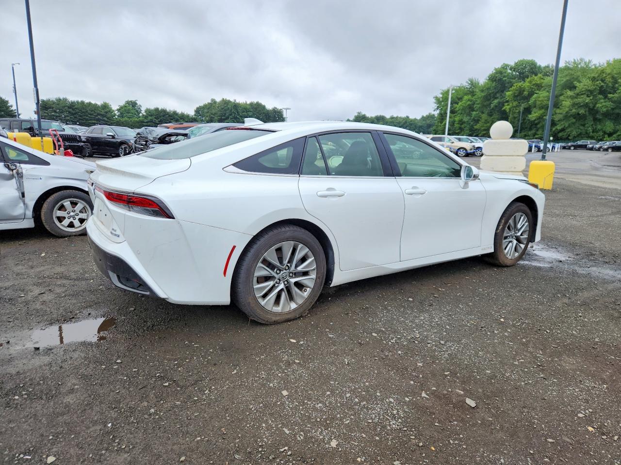 2021 TOYOTA MIRAI XLE — снимка 3