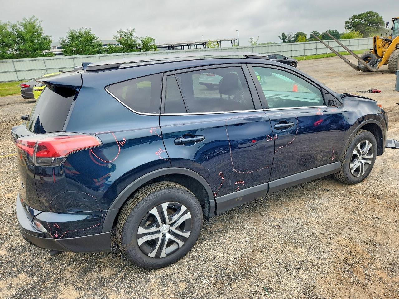 2018 TOYOTA RAV4 LE — снимка 3