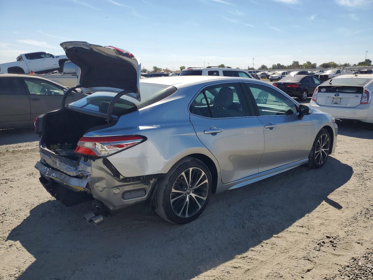 2018 TOYOTA CAMRY SE — снимка 3