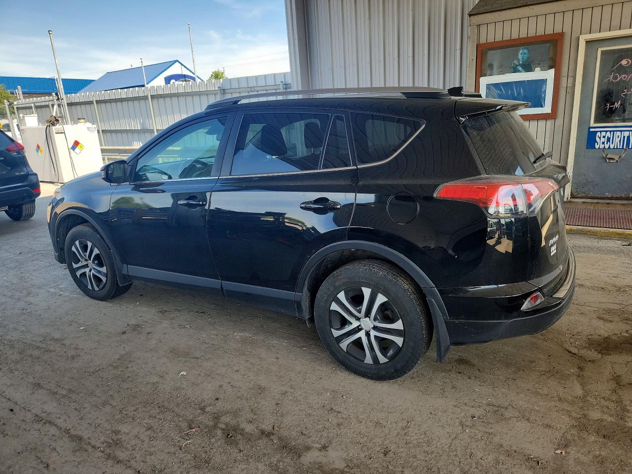 2018 TOYOTA RAV4 LE — снимка 2