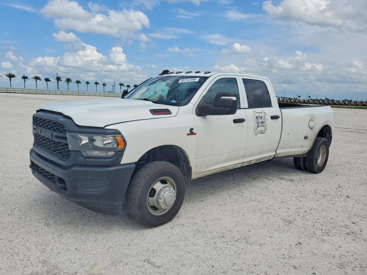 2023 RAM 3500 TRADESMAN — снимка 2
