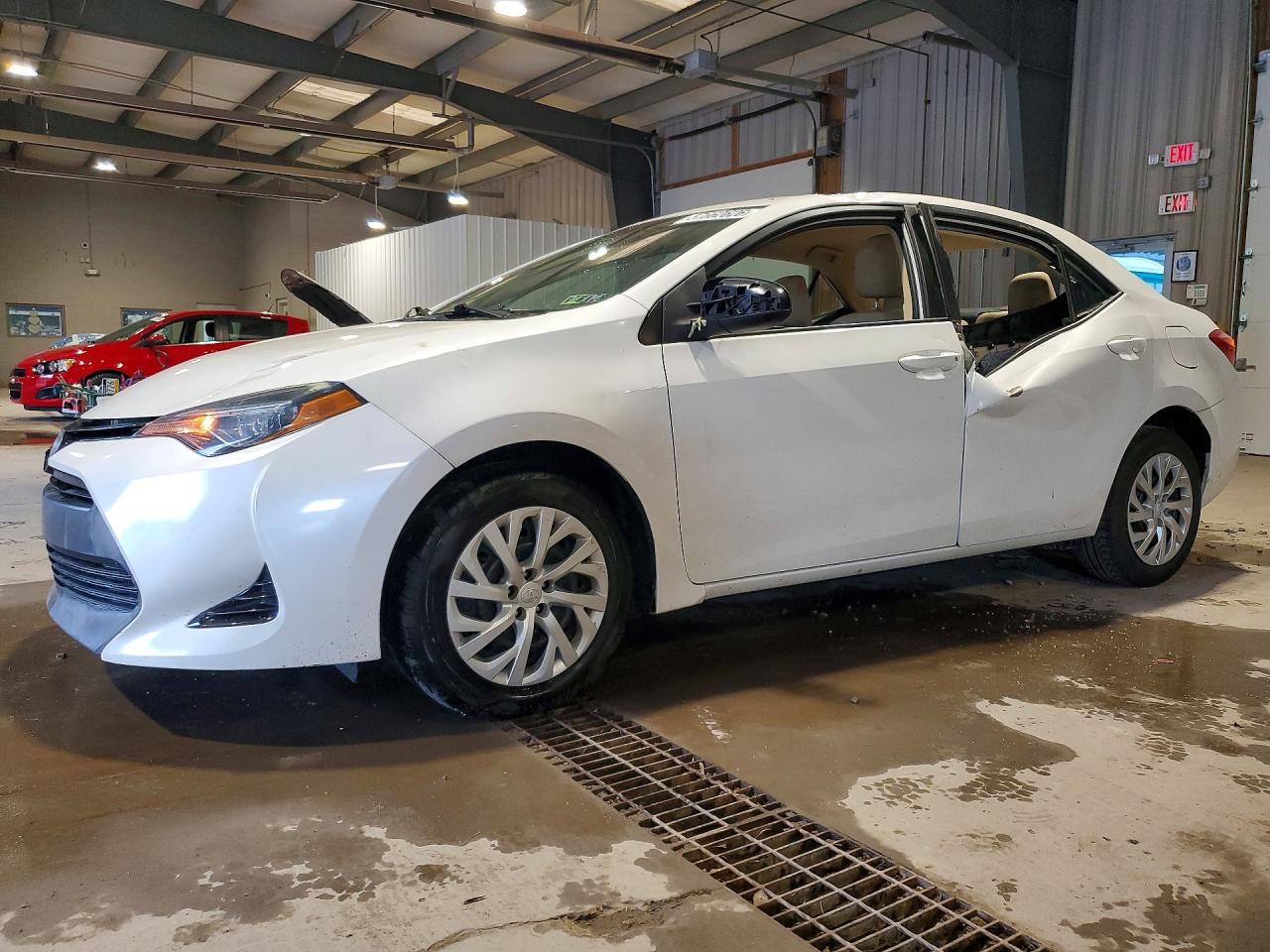 2018 TOYOTA COROLLA LE