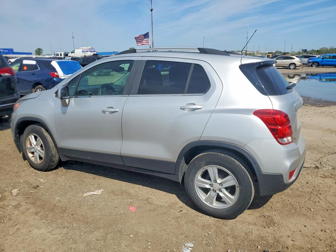 2017 CHEVROLET TRAX 1LT — снимка 2