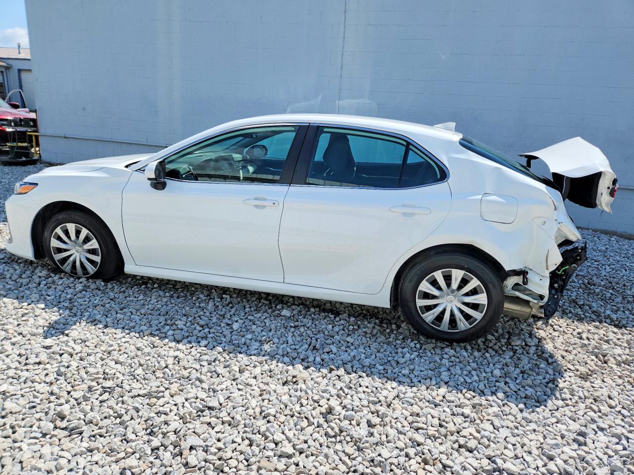 2024 TOYOTA CAMRY LE — снимка 2