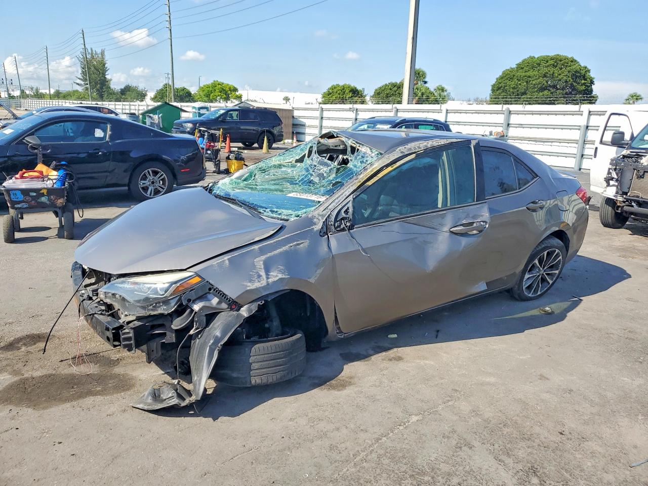 2018 TOYOTA COROLLA SE