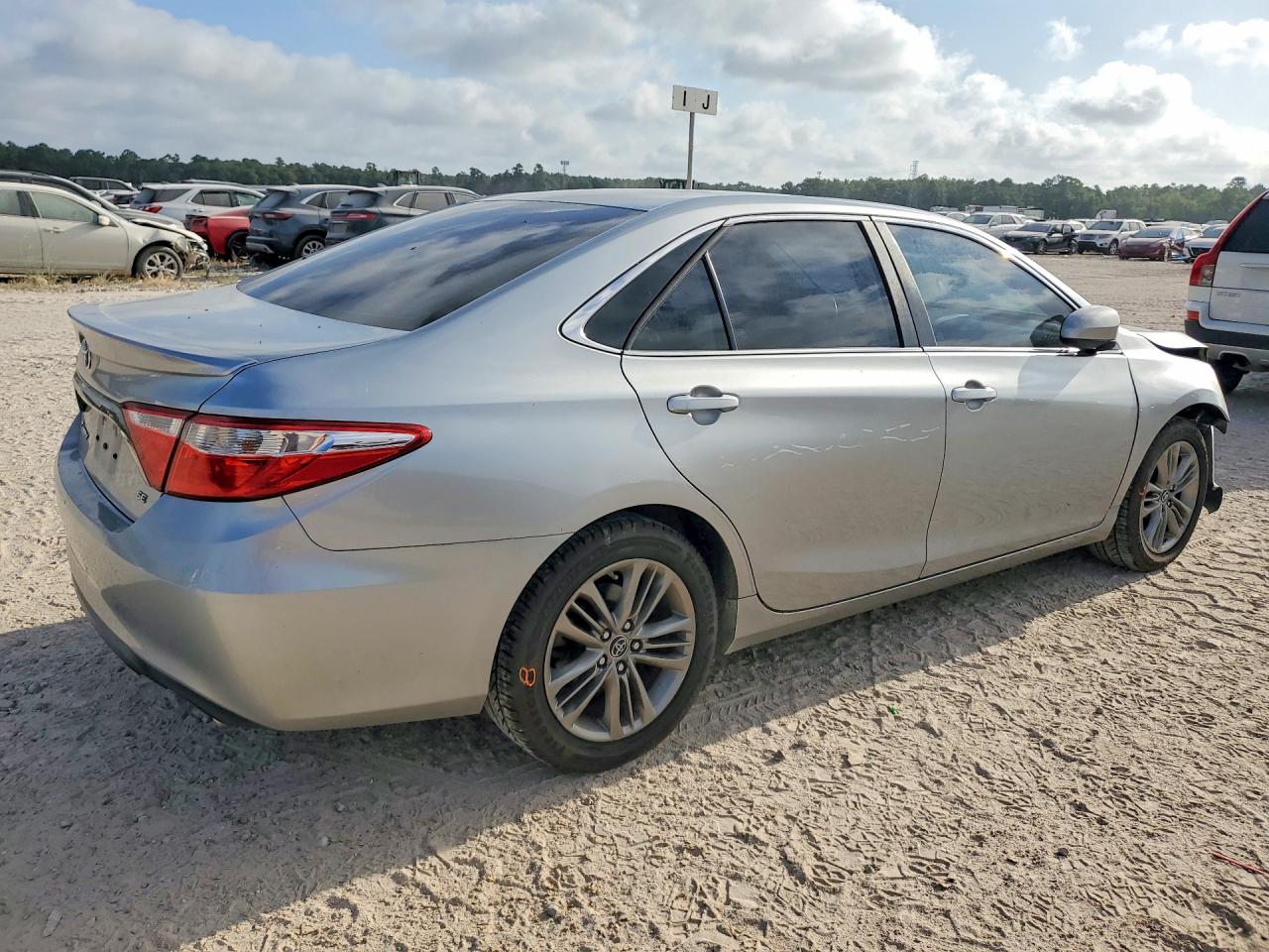 2015 TOYOTA CAMRY SE — снимка 3