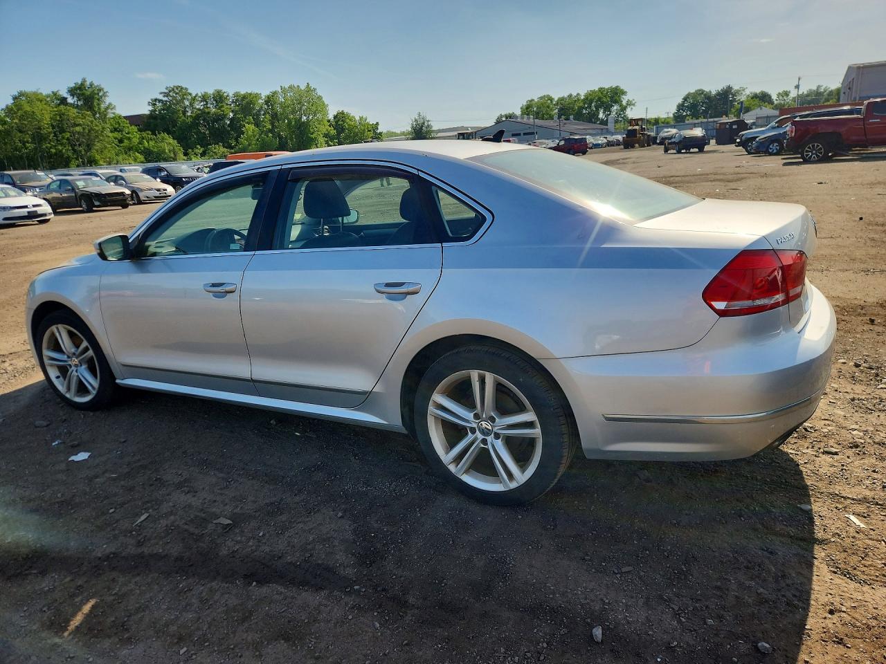 2015 VOLKSWAGEN PASSAT SE — снимка 2