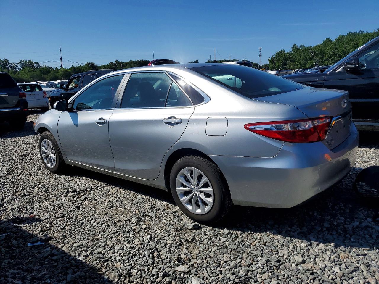 2017 TOYOTA CAMRY LE — снимка 2