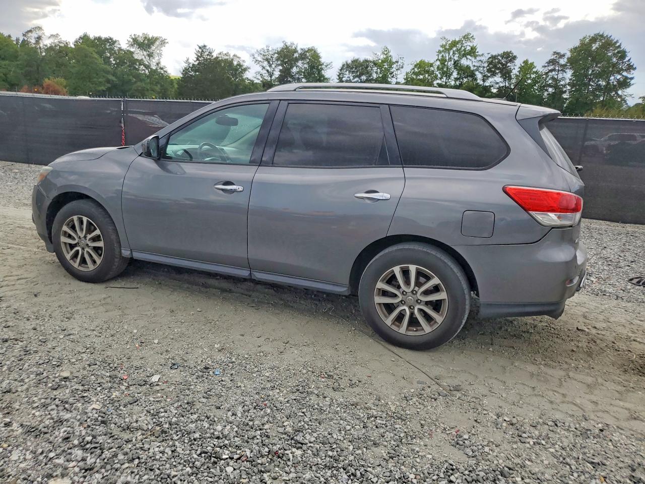 2016 NISSAN PATHFINDER SV — снимка 2