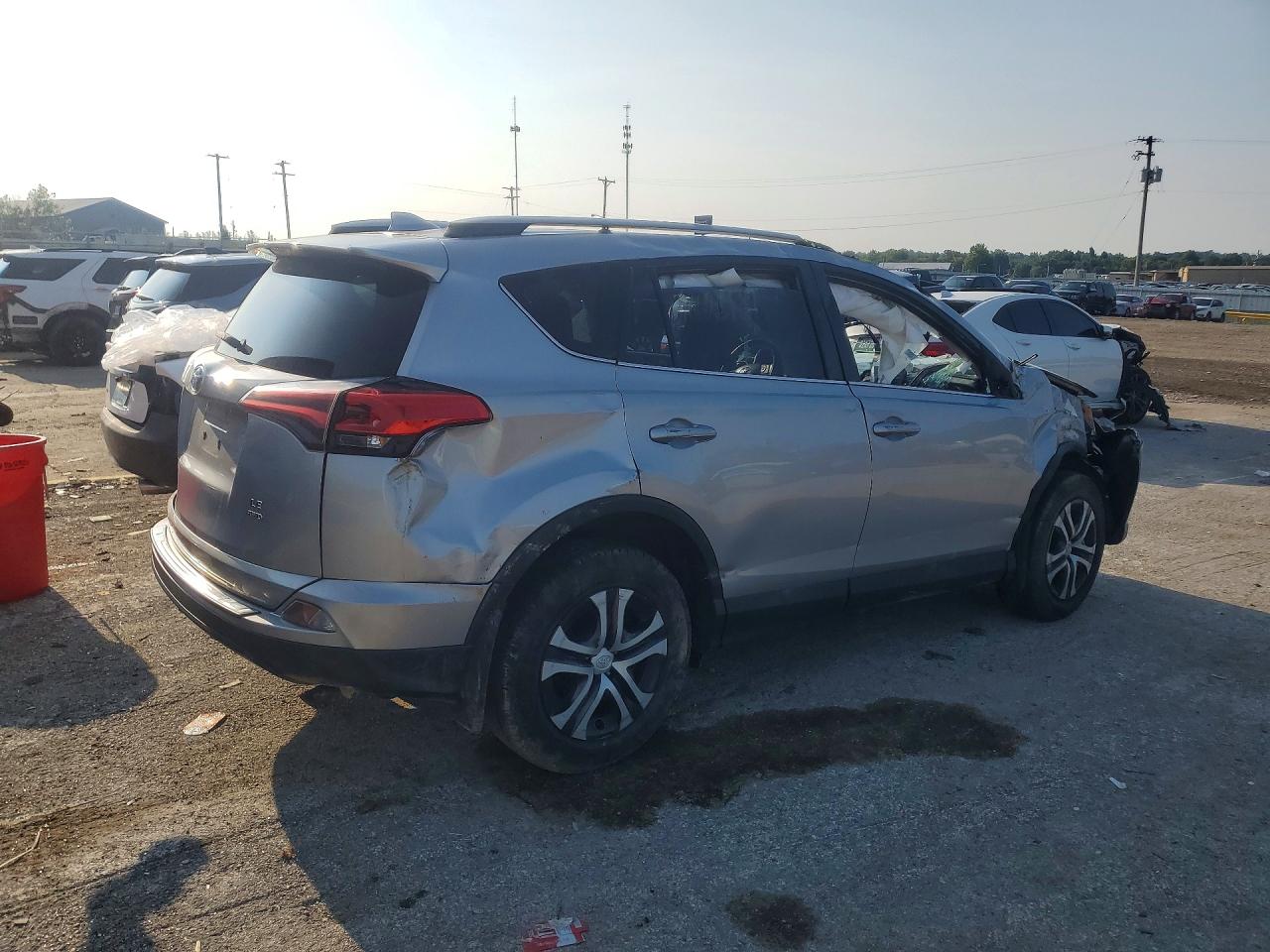 2018 TOYOTA RAV4 LE — снимка 3