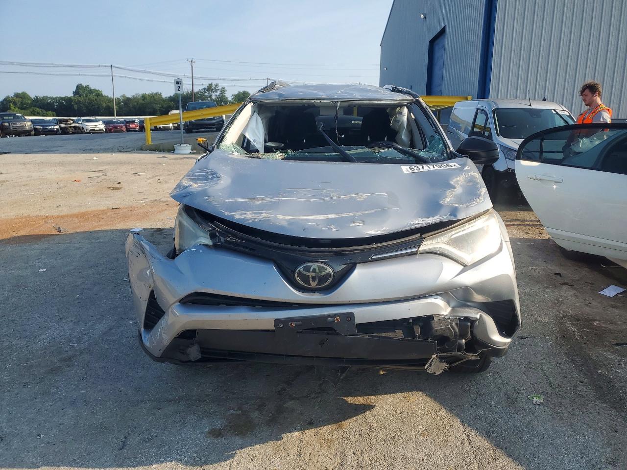 2018 TOYOTA RAV4 LE — снимка 5
