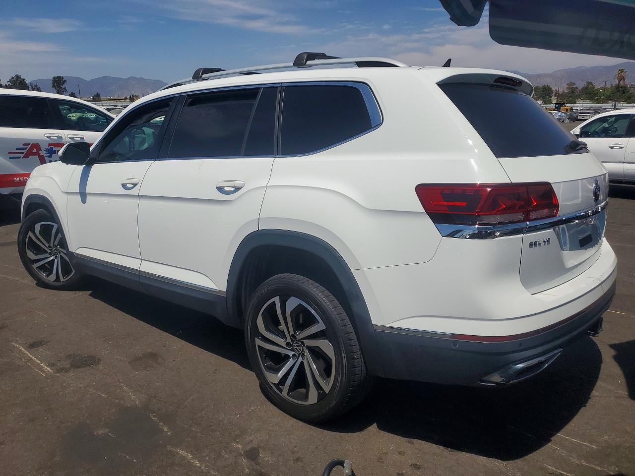 2021 VOLKSWAGEN ATLAS SEL PREMIUM — снимка 2