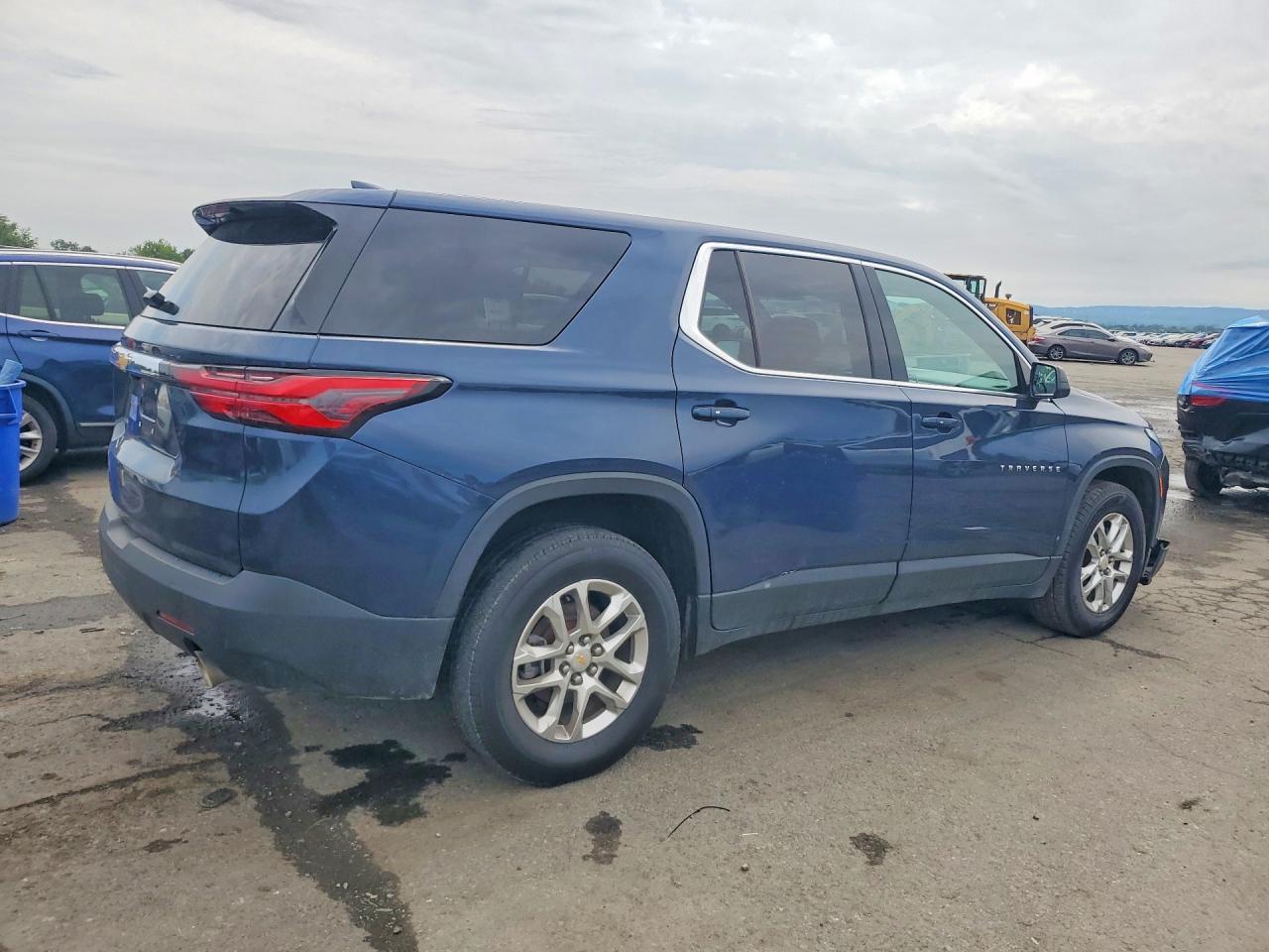 2022 CHEVROLET TRAVERSE LS — снимка 3