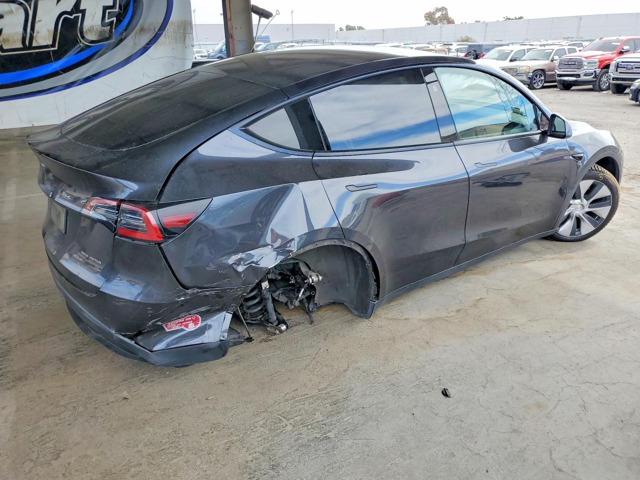 2024 TESLA MODEL Y — снимка 3
