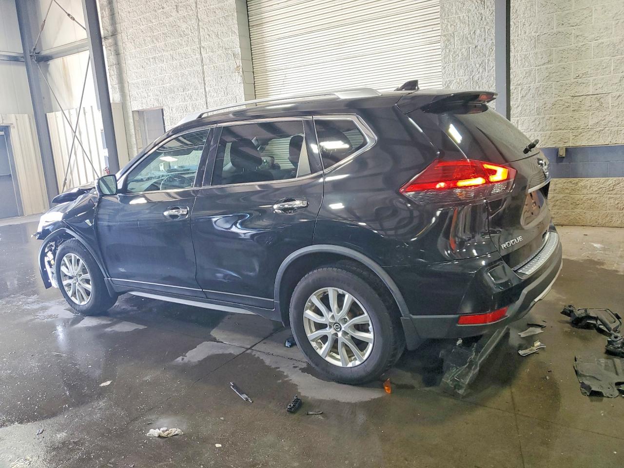 2017 NISSAN ROGUE SV — снимка 2
