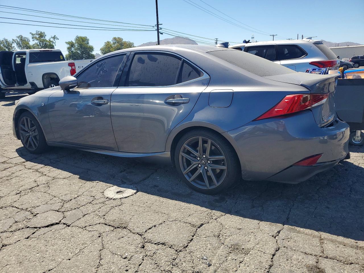 2017 LEXUS IS 200T — снимка 2