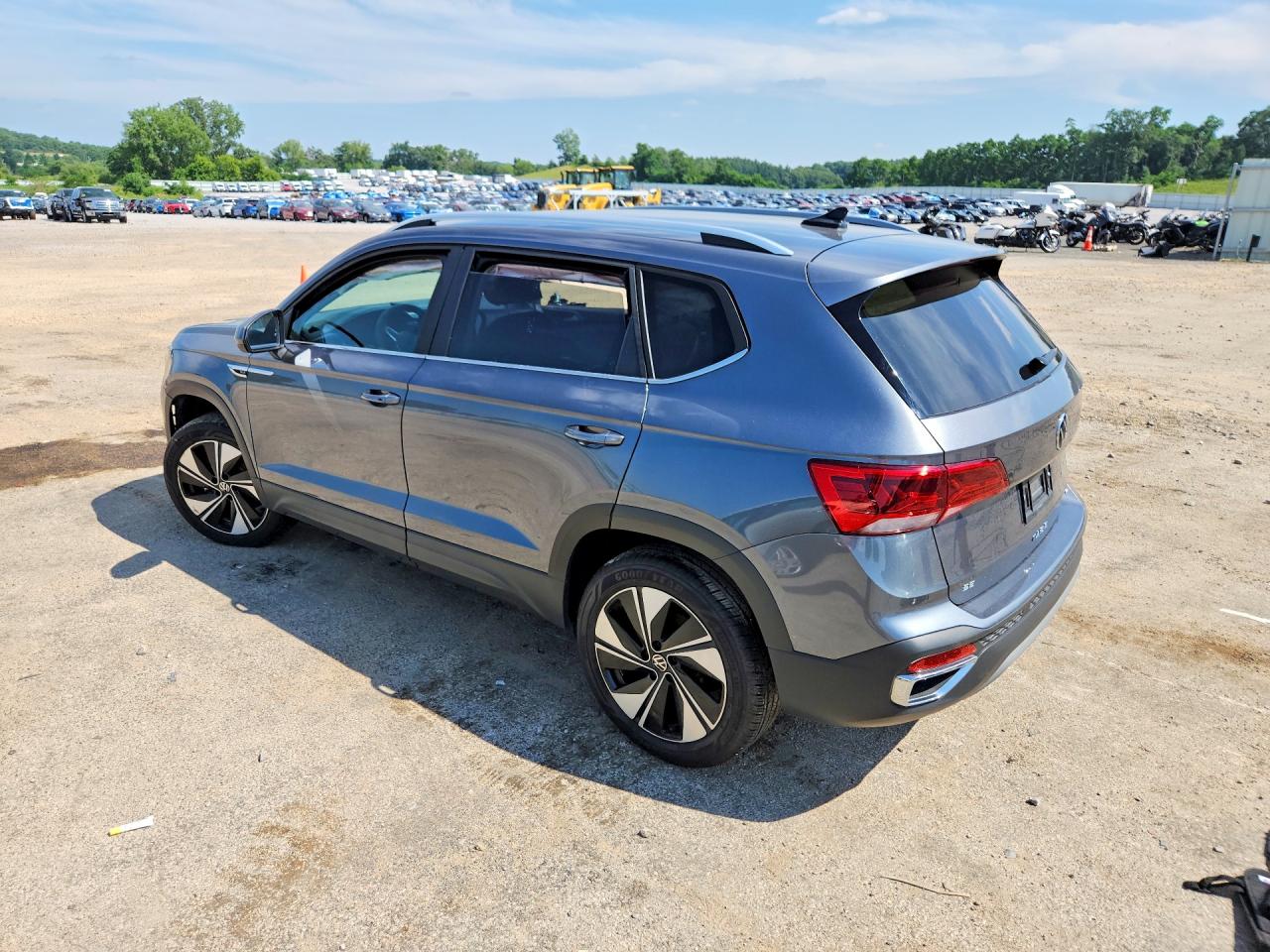 2024 VOLKSWAGEN TAOS SE — снимка 2